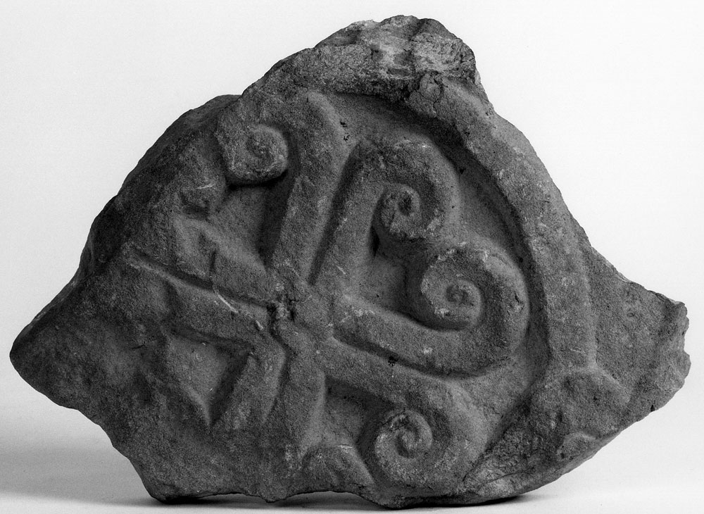 croce (rilievo, frammento) - manifattura emiliana (sec. VIII)