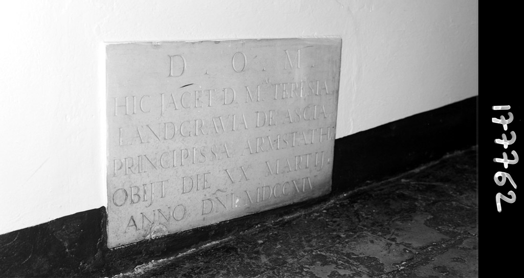 lapide tombale - manifattura emiliana (sec. XVIII)