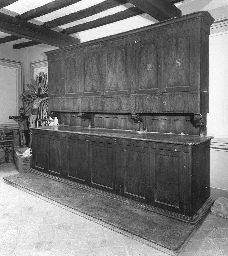 mobile da sacrestia con alzata - manifattura emiliana (seconda metà sec. XVIII)