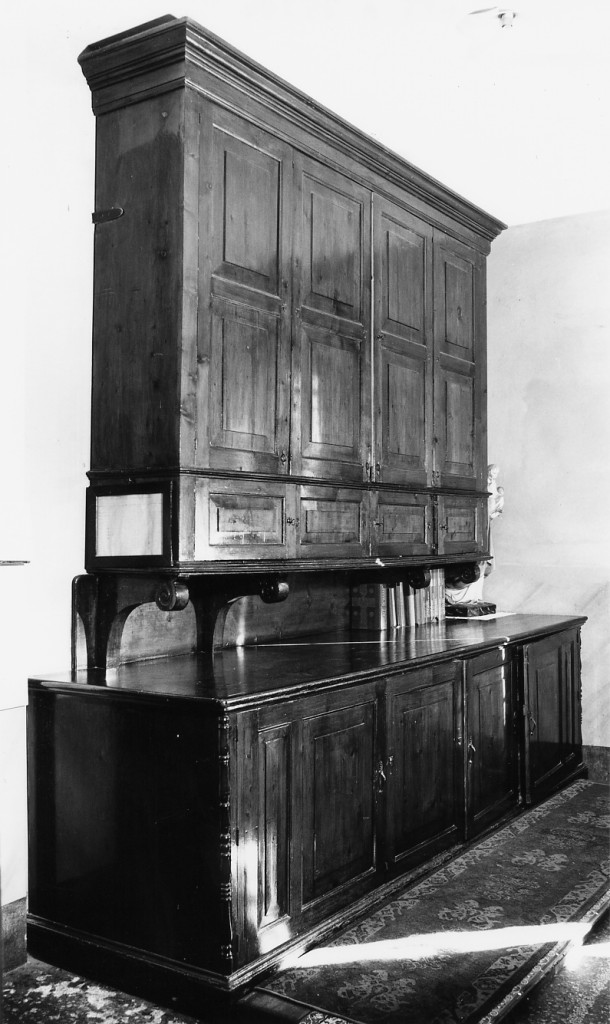 mobile da sacrestia con alzata - manifattura emiliana (sec. XIX)