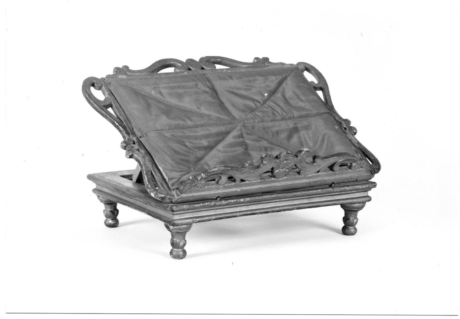 leggio - manifattura ferrarese (seconda metà sec. XIX)