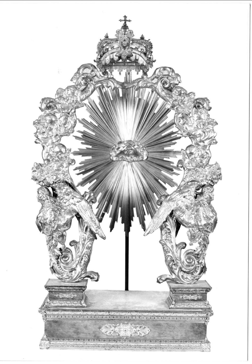 trono per esposizione eucaristica - manifattura ferrarese (fine/inizio secc. XIX/ XX)