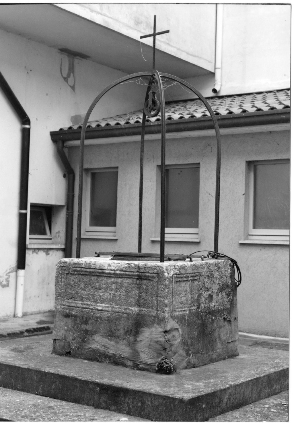 pozzo - manifattura ferrarese (seconda metà sec. XVII)