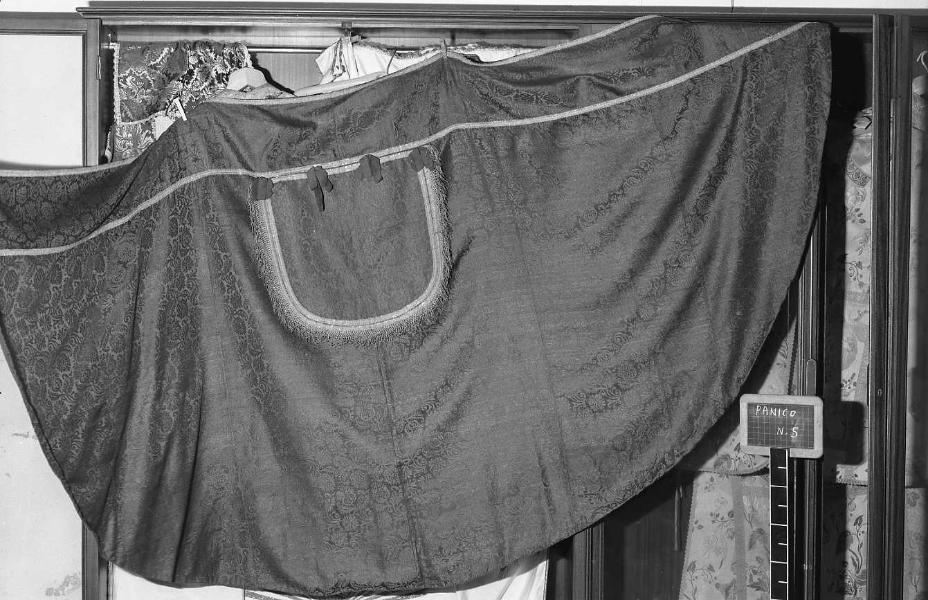 piviale - manifattura emiliana (sec. XVII)