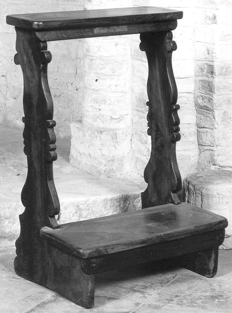 inginocchiatoio - produzione emiliana (seconda metà sec. XVIII)