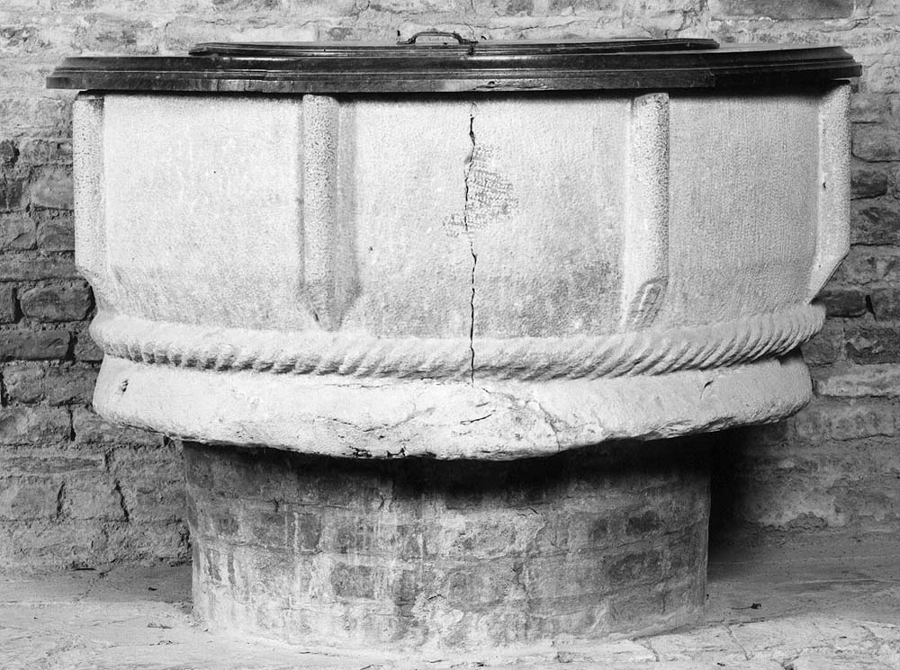 fonte battesimale - a vasca - produzione emiliana (secc. IX/ XI)