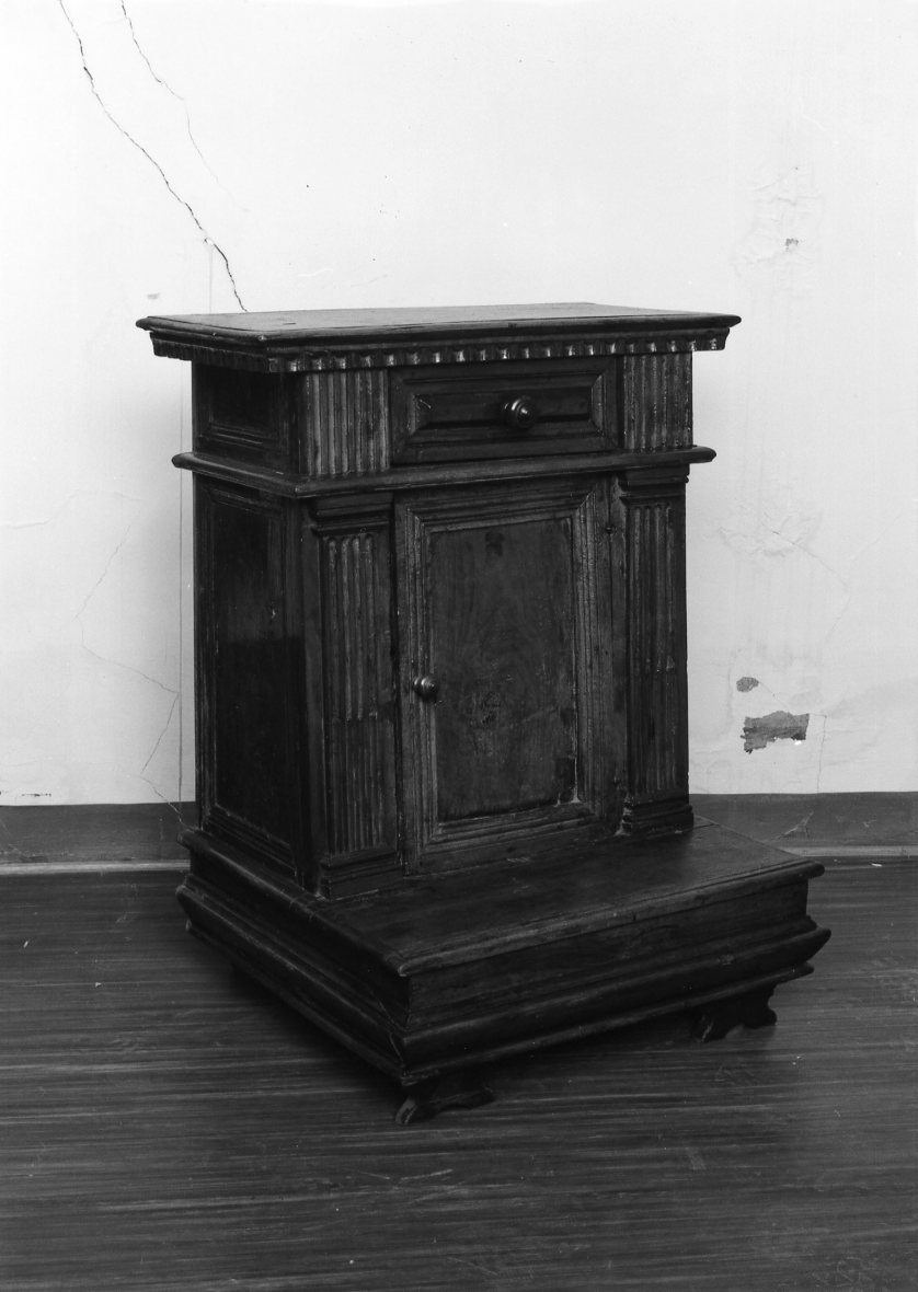 inginocchiatoio - manifattura emiliana (seconda metà sec. XVII)