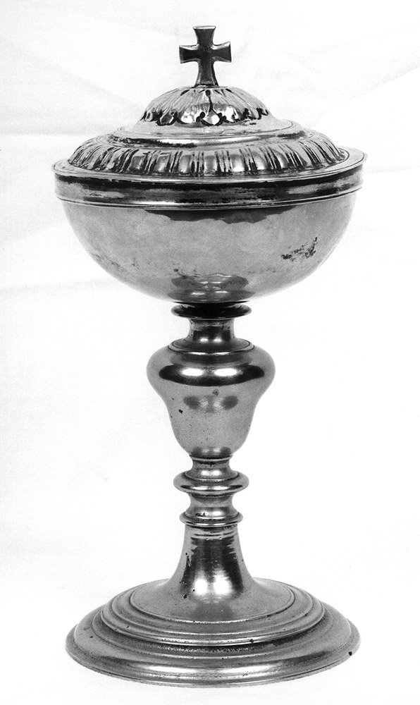 pisside - produzione emiliana (sec. XVII)