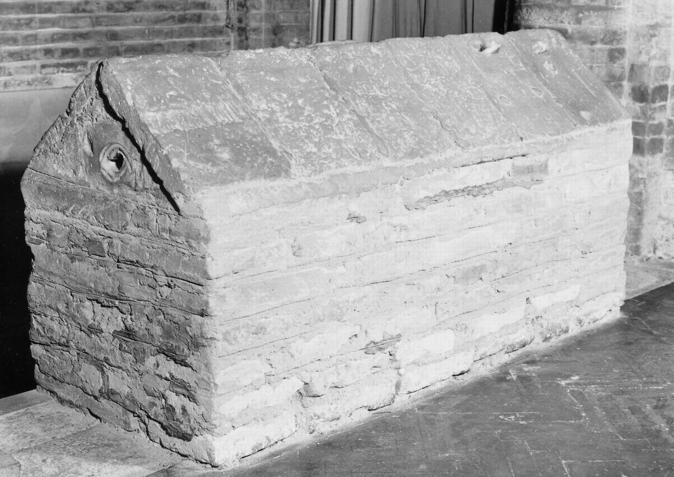 sarcofago - manifattura emiliana (sec. XI)