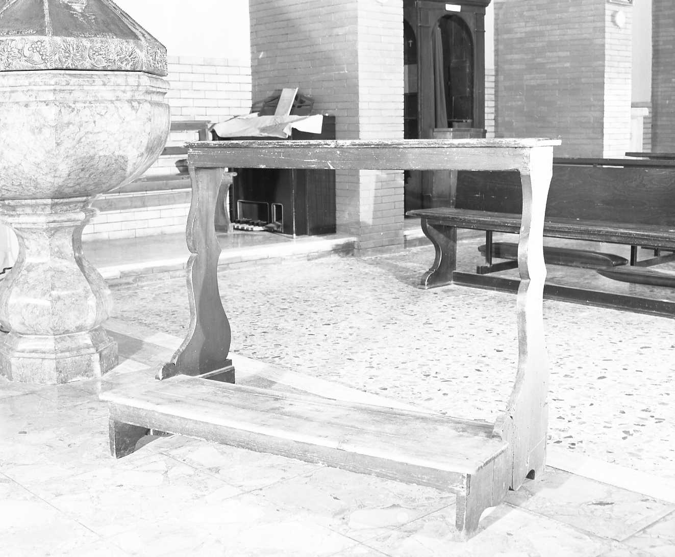 inginocchiatoio - manifattura emiliana (seconda metà sec. XIX)