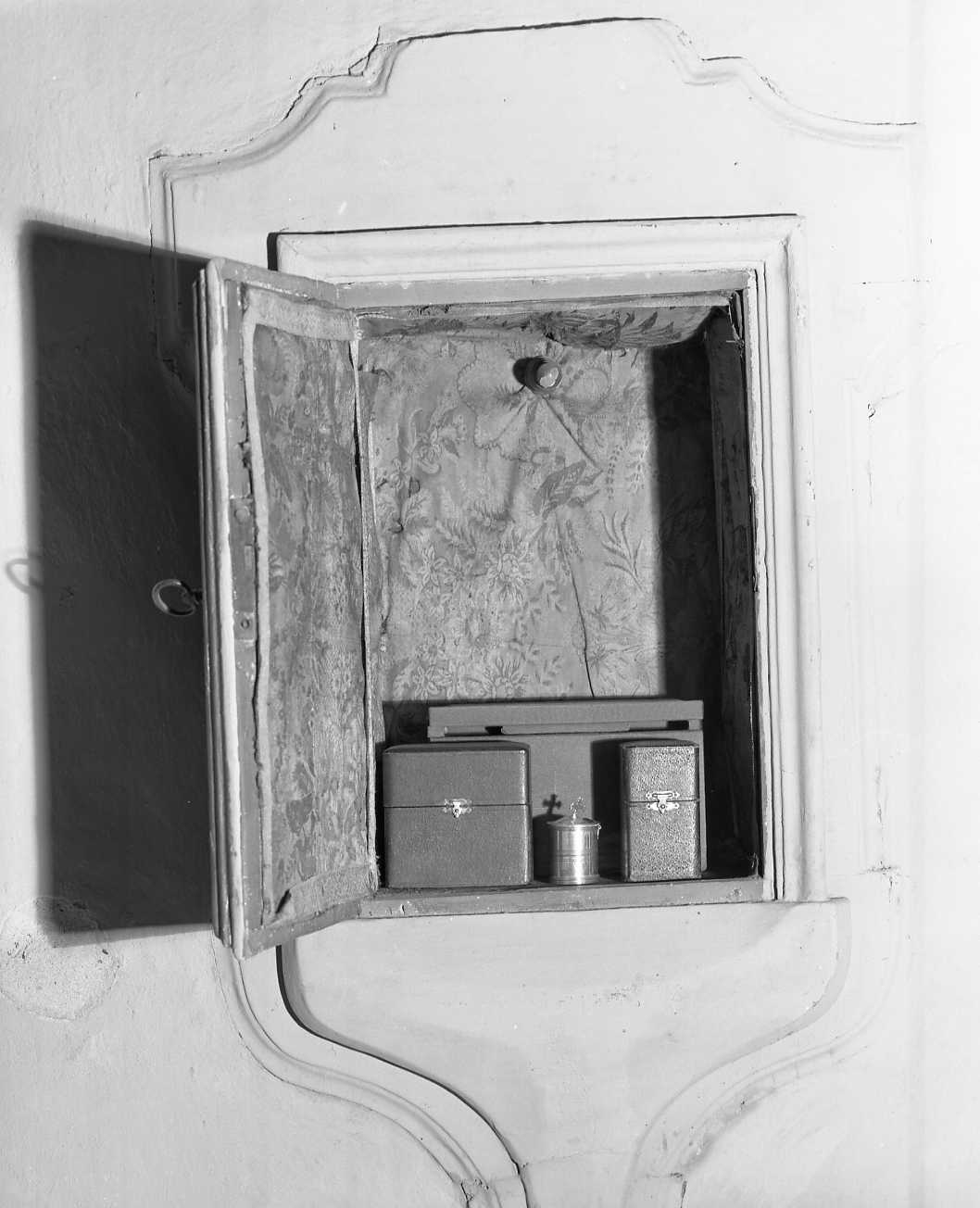 armadietto per oli santi - manifattura emiliana (seconda metà sec. XVIII)