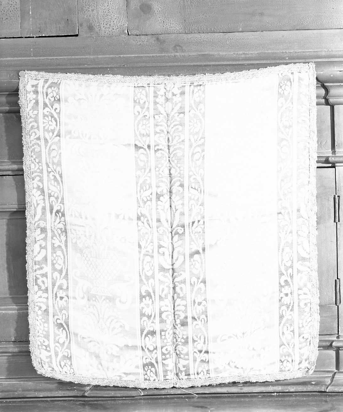 velo di calice, elemento d'insieme - manifattura italiana (seconda metà sec. XVII)