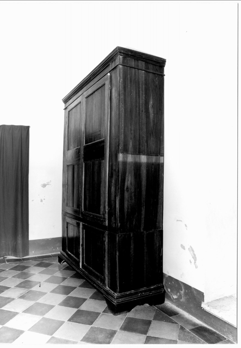 armadio - manifattura emiliana (seconda metà sec. XVIII)