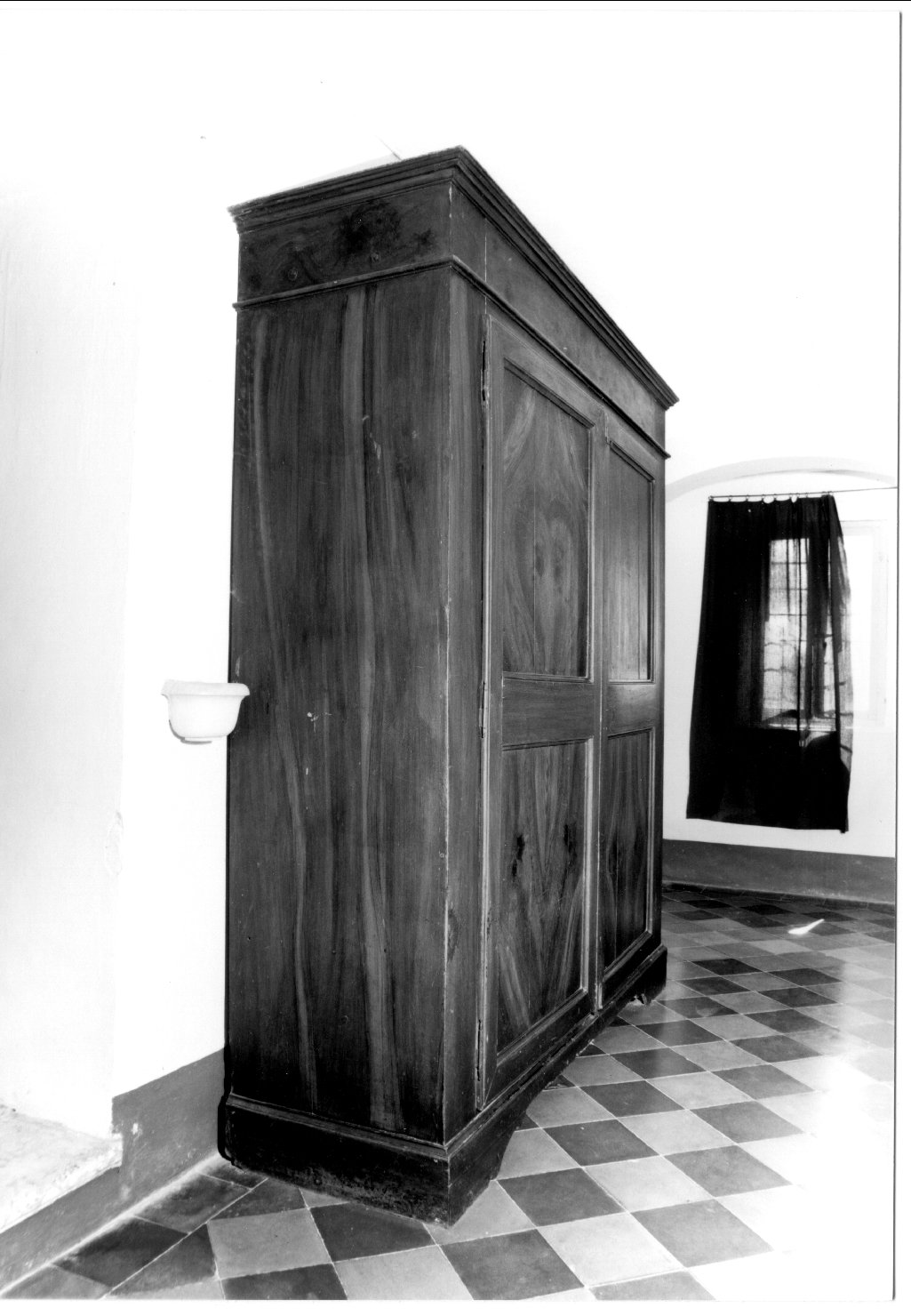 armadio - manifattura emiliana (seconda metà sec. XIX)