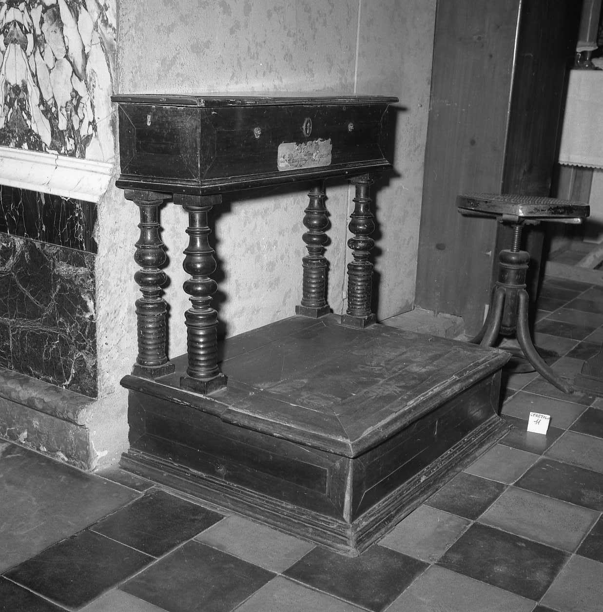 inginocchiatoio - bottega emiliana (sec. XVIII)