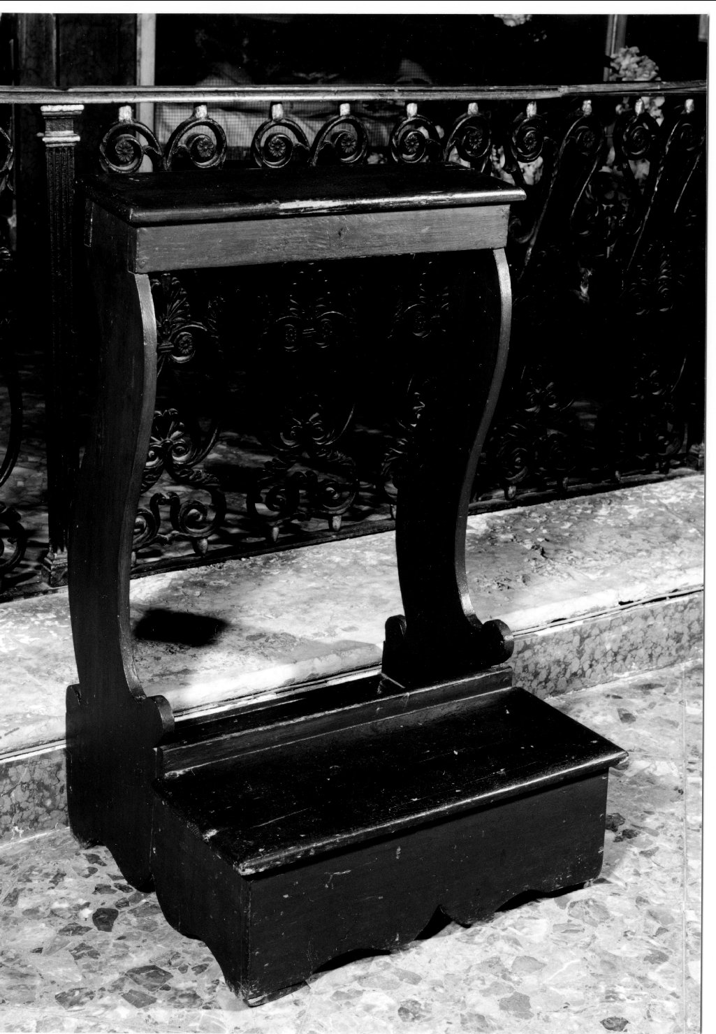 inginocchiatoio - manifattura ferrarese (secc. XIX/ XX)