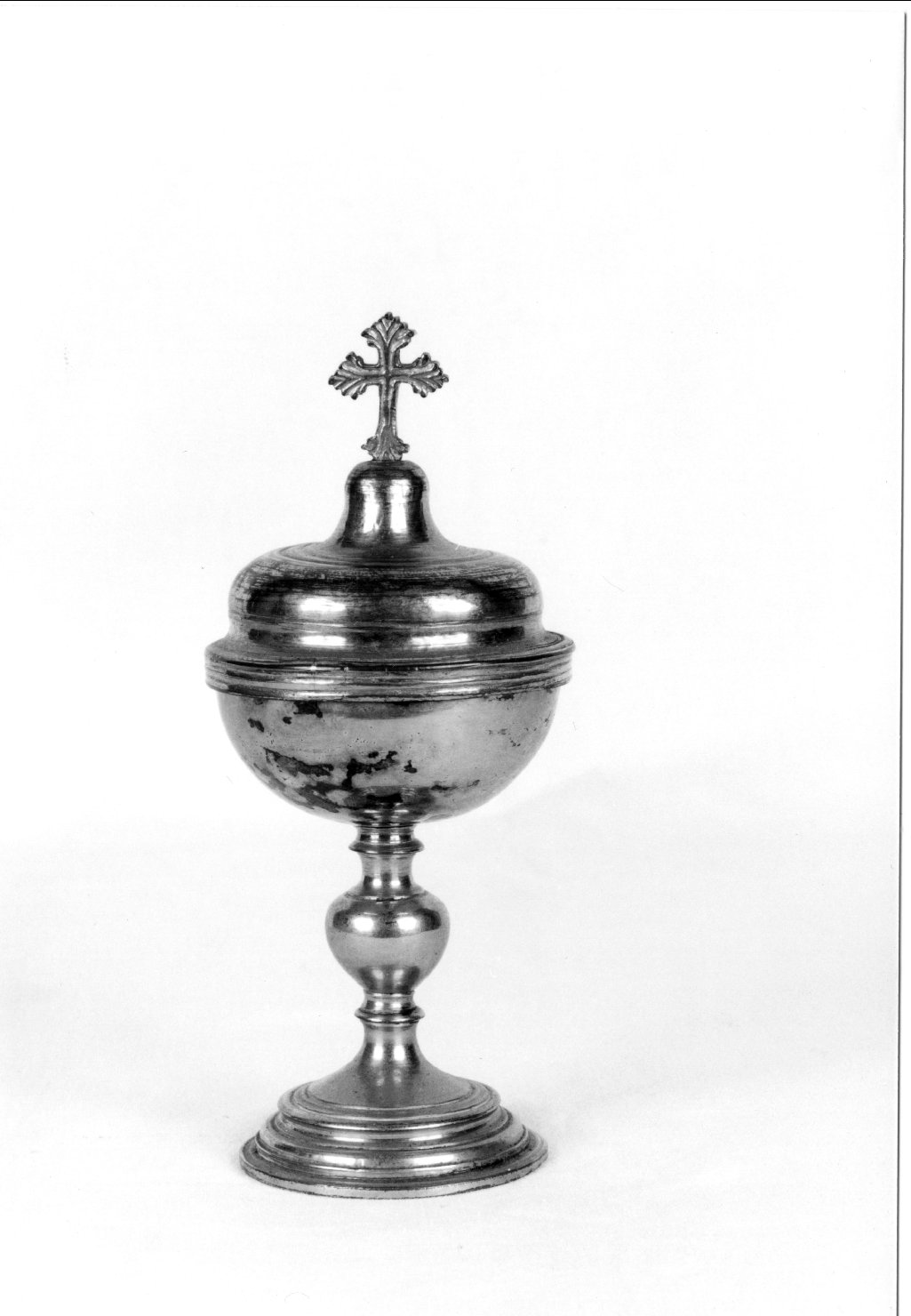 pisside da viatico - manifattura ferrarese (secc. XVII/ XVIII)