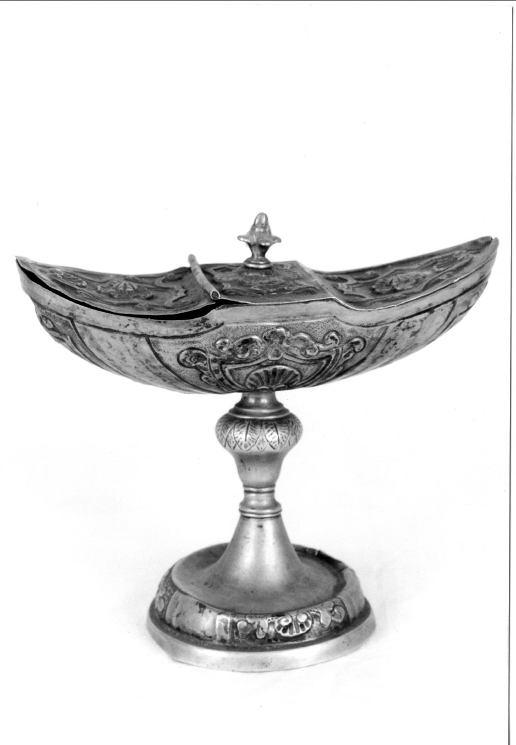 navicella portaincenso - a lucerna, elemento d'insieme di Bertoni Carlo (sec. XIX)