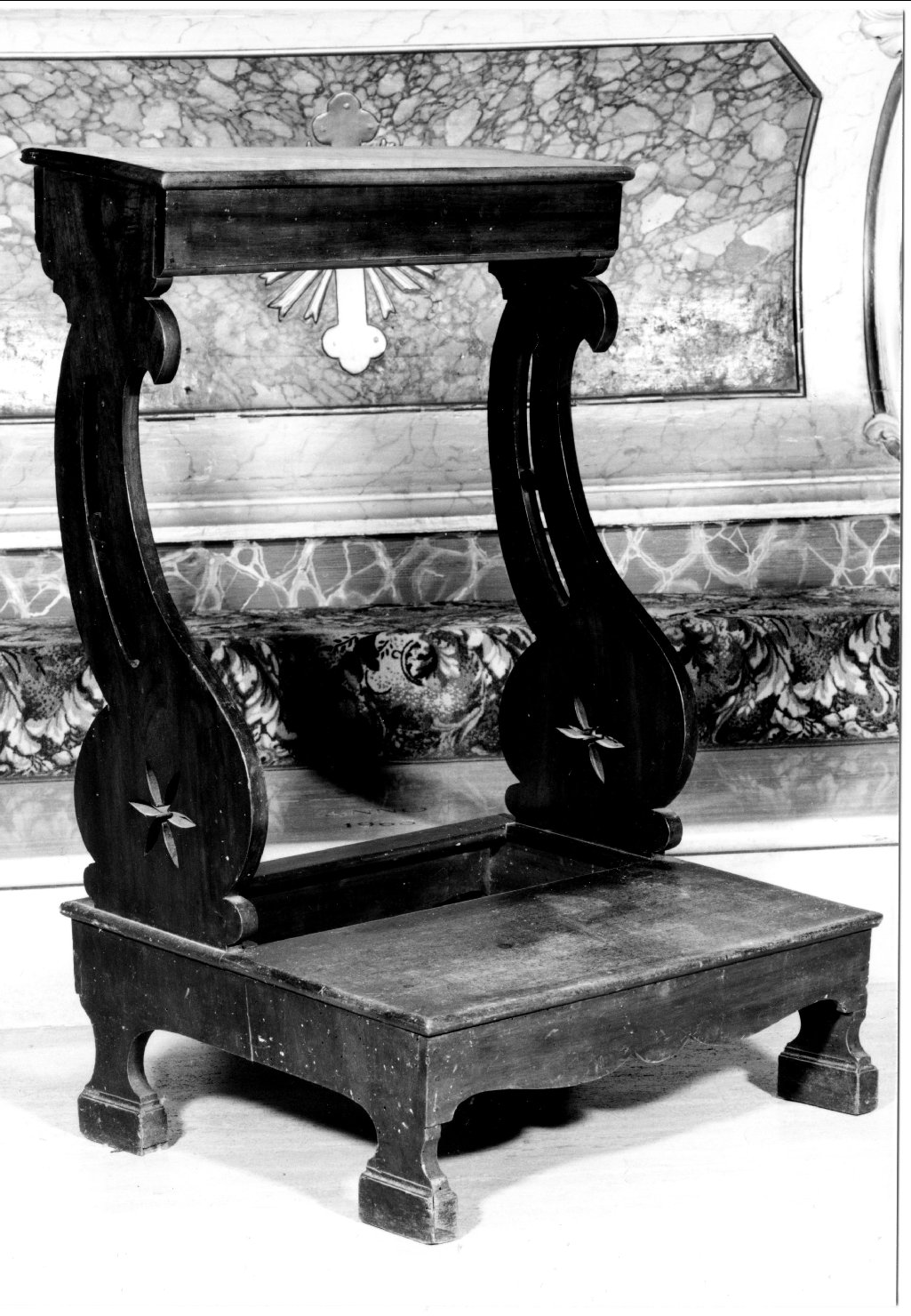 inginocchiatoio - manifattura ferrarese (secc. XVIII/ XIX)