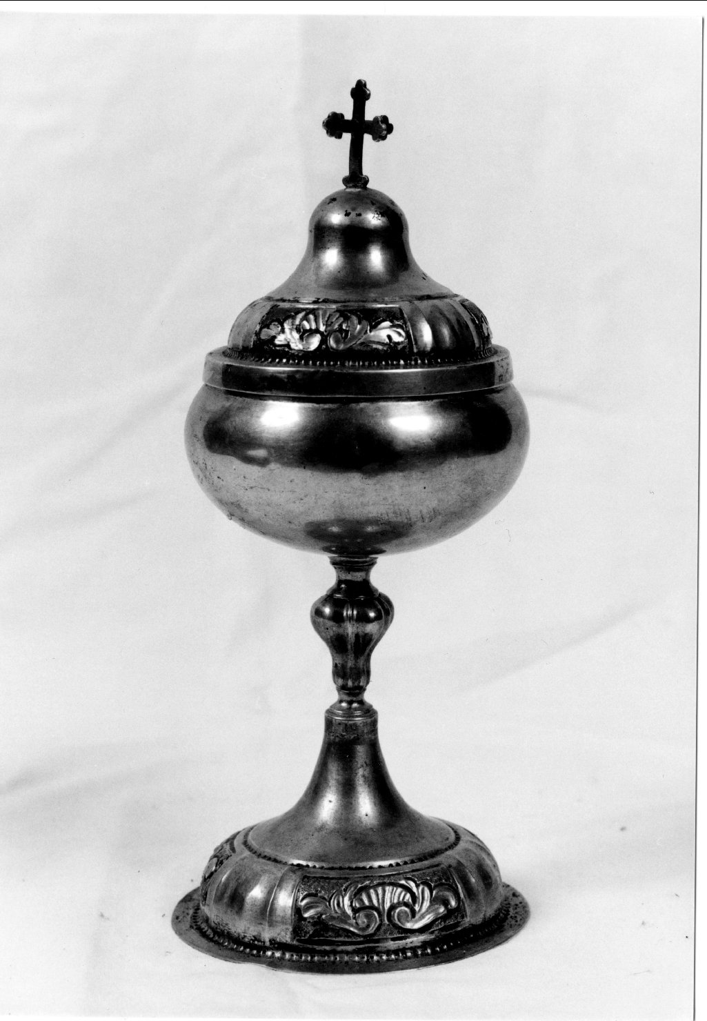 pisside - manifattura ferrarese (sec. XIX)