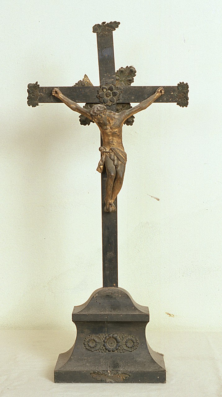croce d'altare - manifattura ferrarese (prima metà sec. XIX)