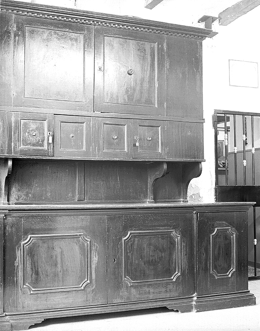 armadio da sacrestia - bottega emiliana (fine sec. XVIII)