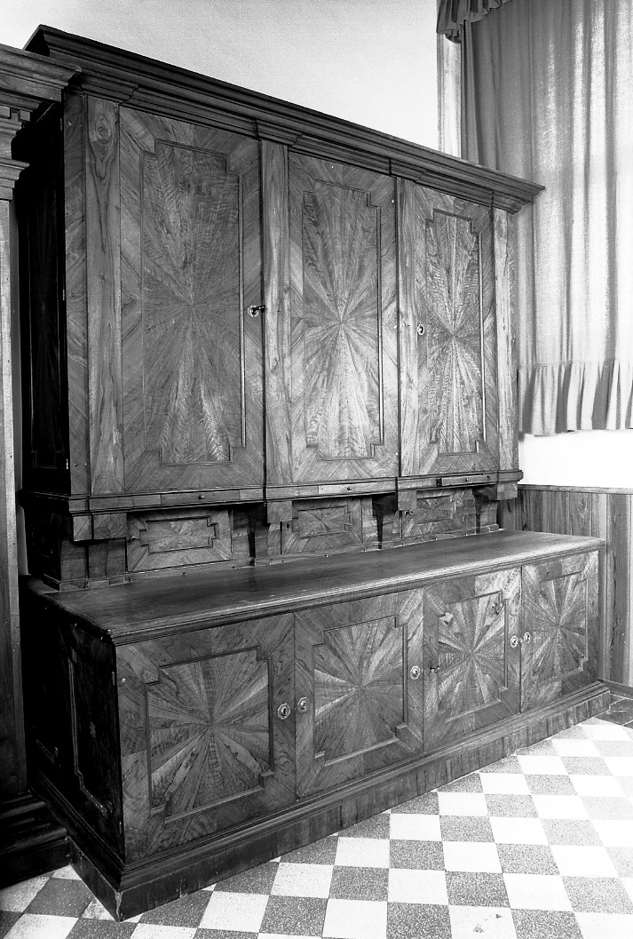 mobile da sacrestia - bottega emiliana (seconda metà sec. XX)