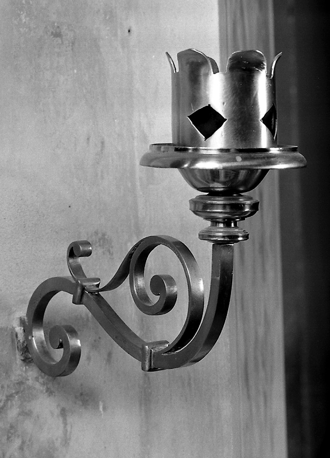 candeliere da parete, coppia - bottega emiliana (seconda metà sec. XIX)