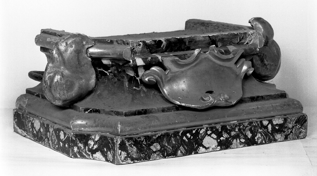 base di scultura - bottega emiliana (prima metà sec. XIX)