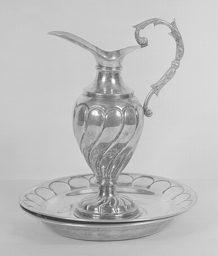 acquamanile - bottega emiliana (prima metà sec. XX)