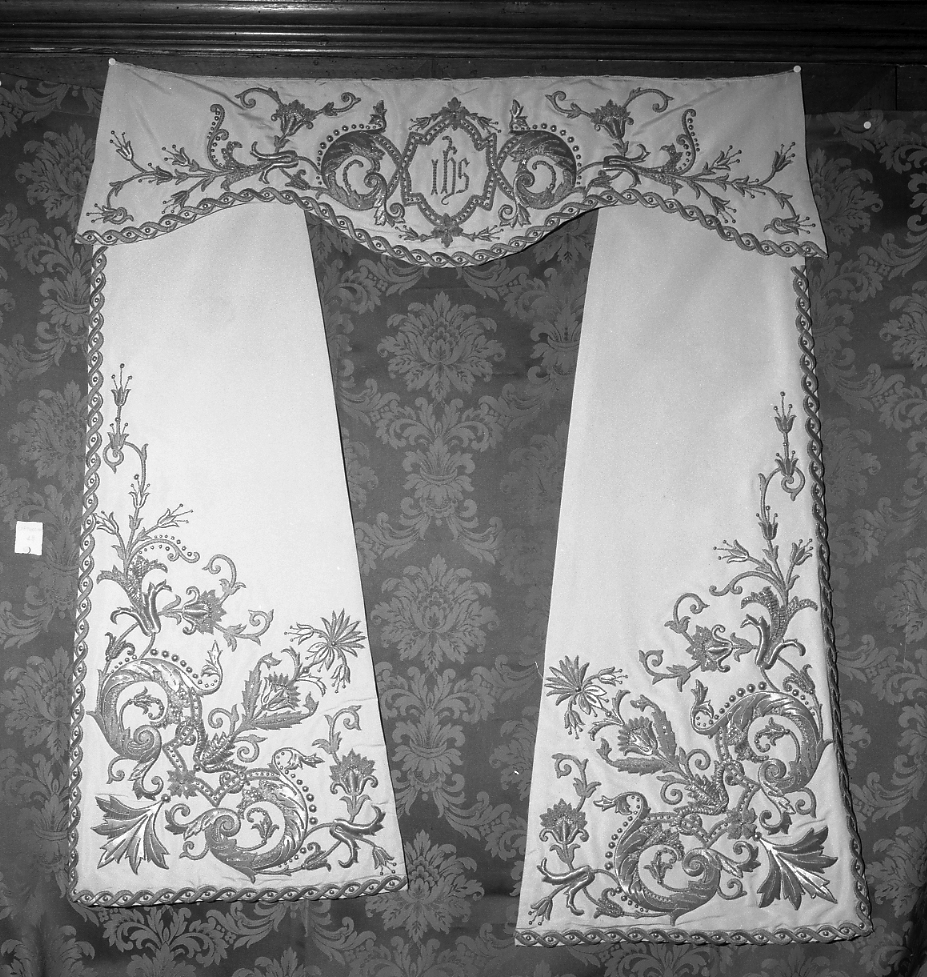 conopeo di tabernacolo - manifattura emiliano-romagnola (prima metà sec. XX)