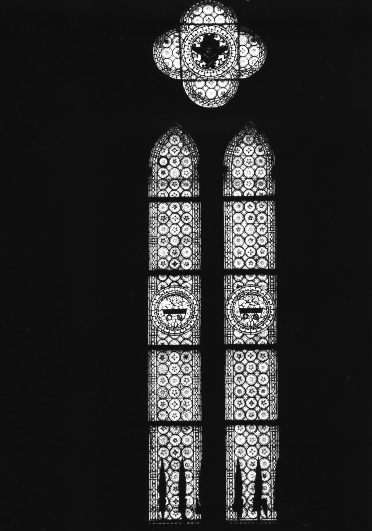 motivi decorativi geometrici; stemmi; cherubino (vetrata) di Rubbiani Alfonso (scuola) (fine/inizio secc. XIX/ XX)