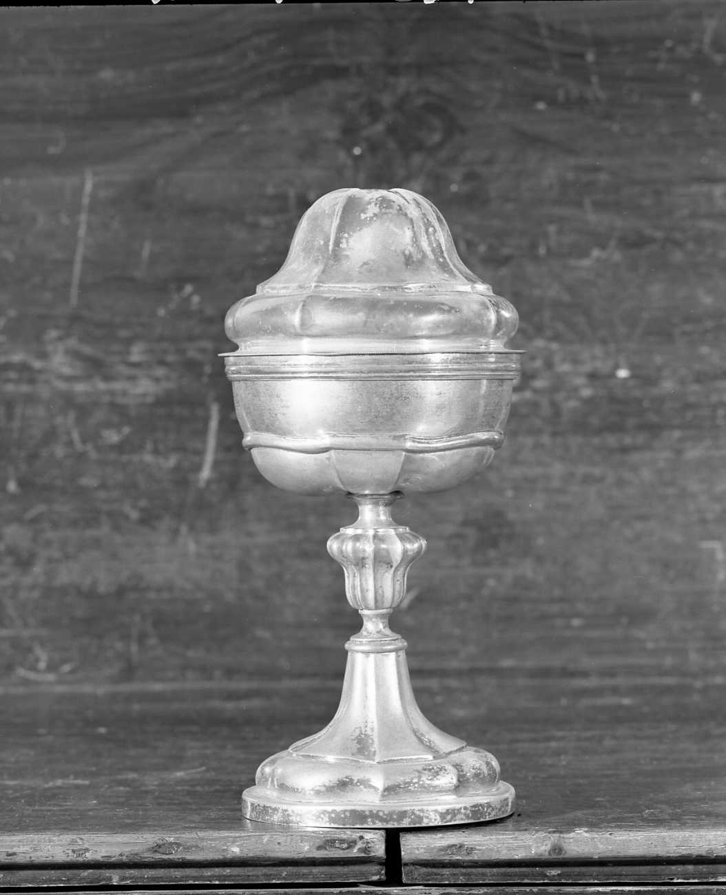 pisside - manifattura ferrarese (metà sec. XVIII)