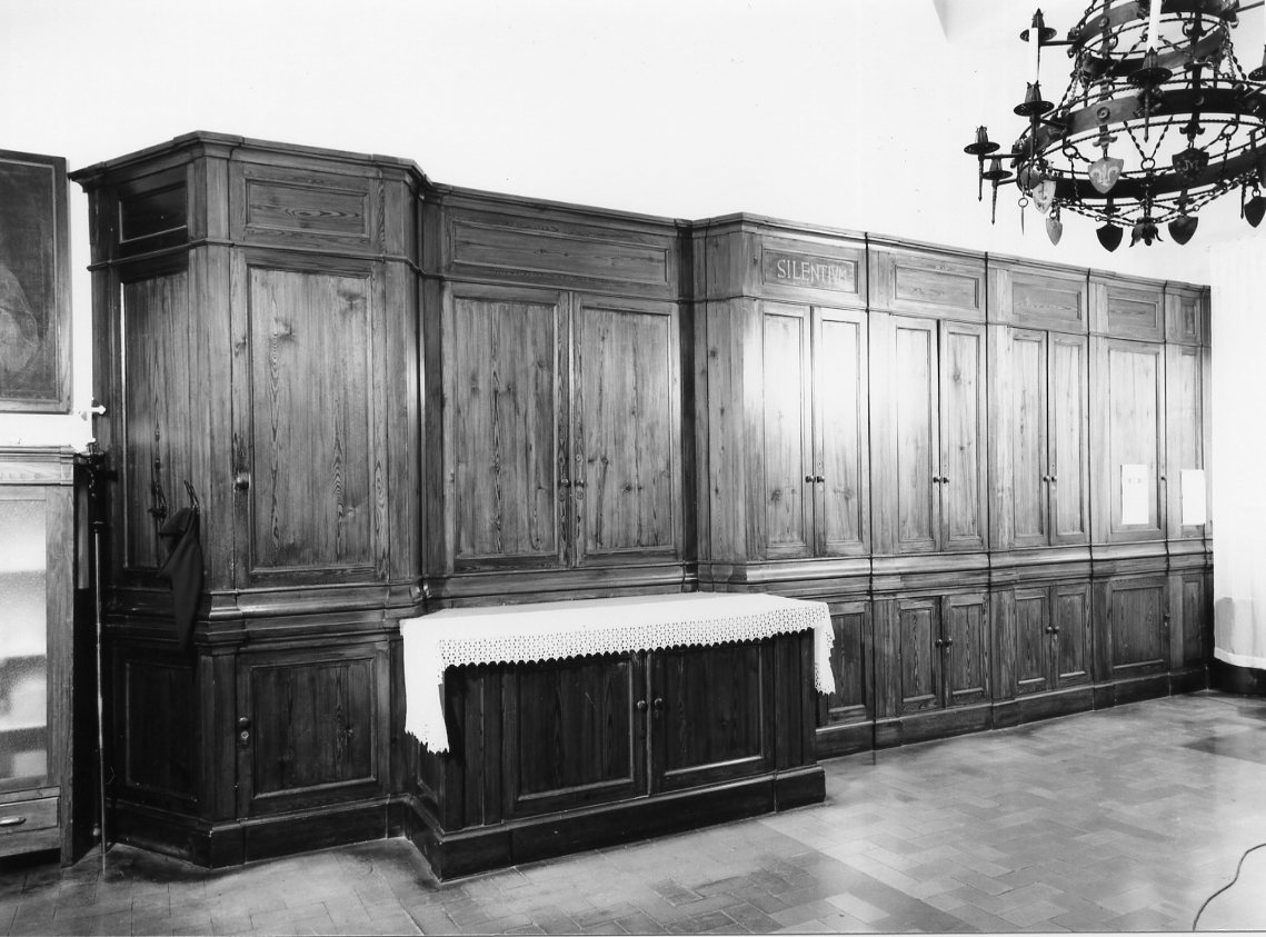 mobile da sacrestia - ambito emiliano (sec. XX)