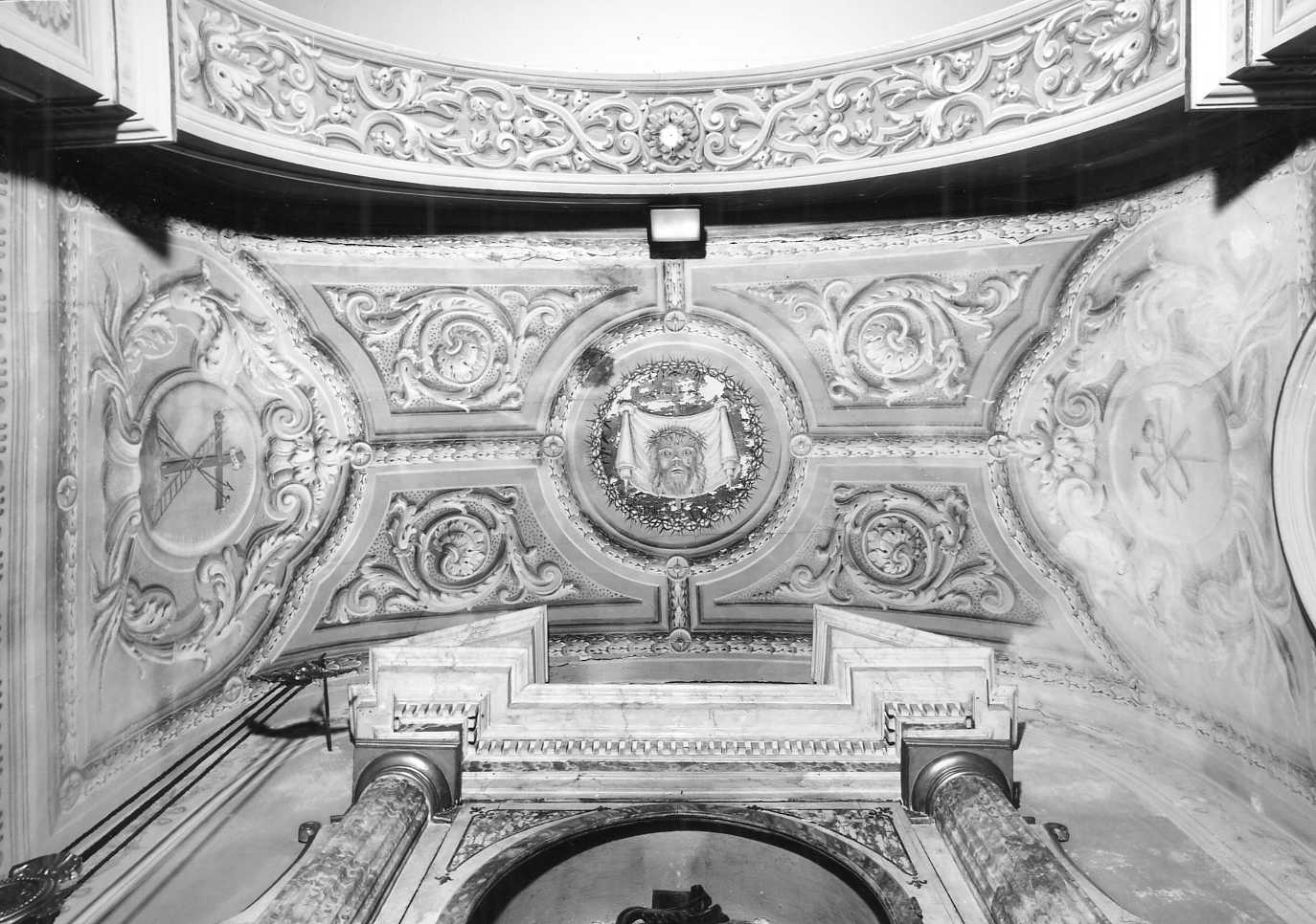 motivi decorativi vegetali; simboli della Passione (dipinto) di Pagliarini Augusto (sec. XX)