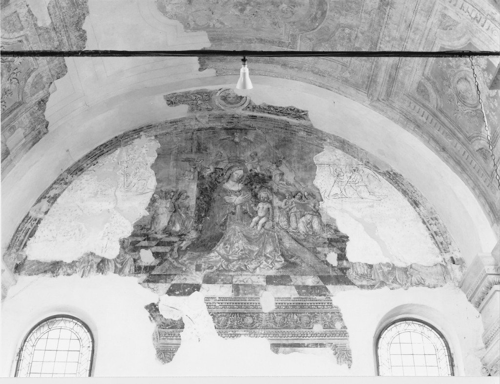 Madonna con Bambino, angeli reggicortina e colomba dello Spirito Santo (dipinto) di Maestro dell'Adorazione di Ferrara (attribuito) (metà sec. XV)