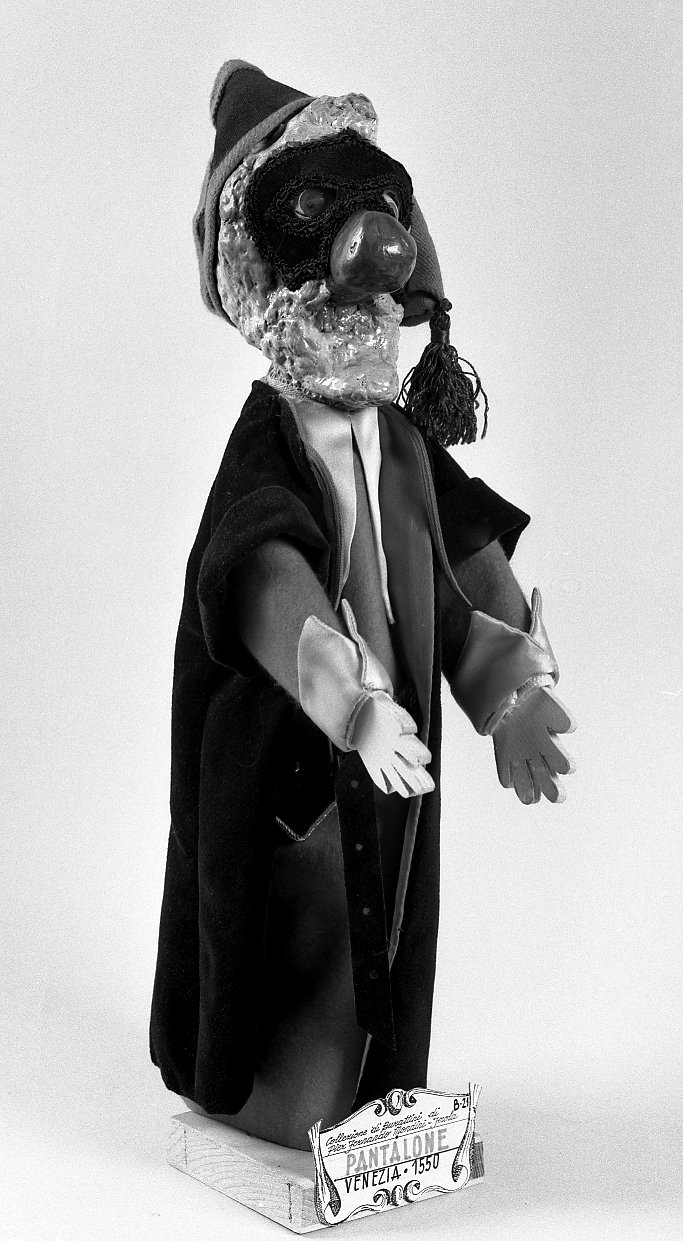 Generico, personaggio di donna con lungo pizzo nero sul capo (burattino) - bottega emiliano-romagnola (secc. XIX/ XX)