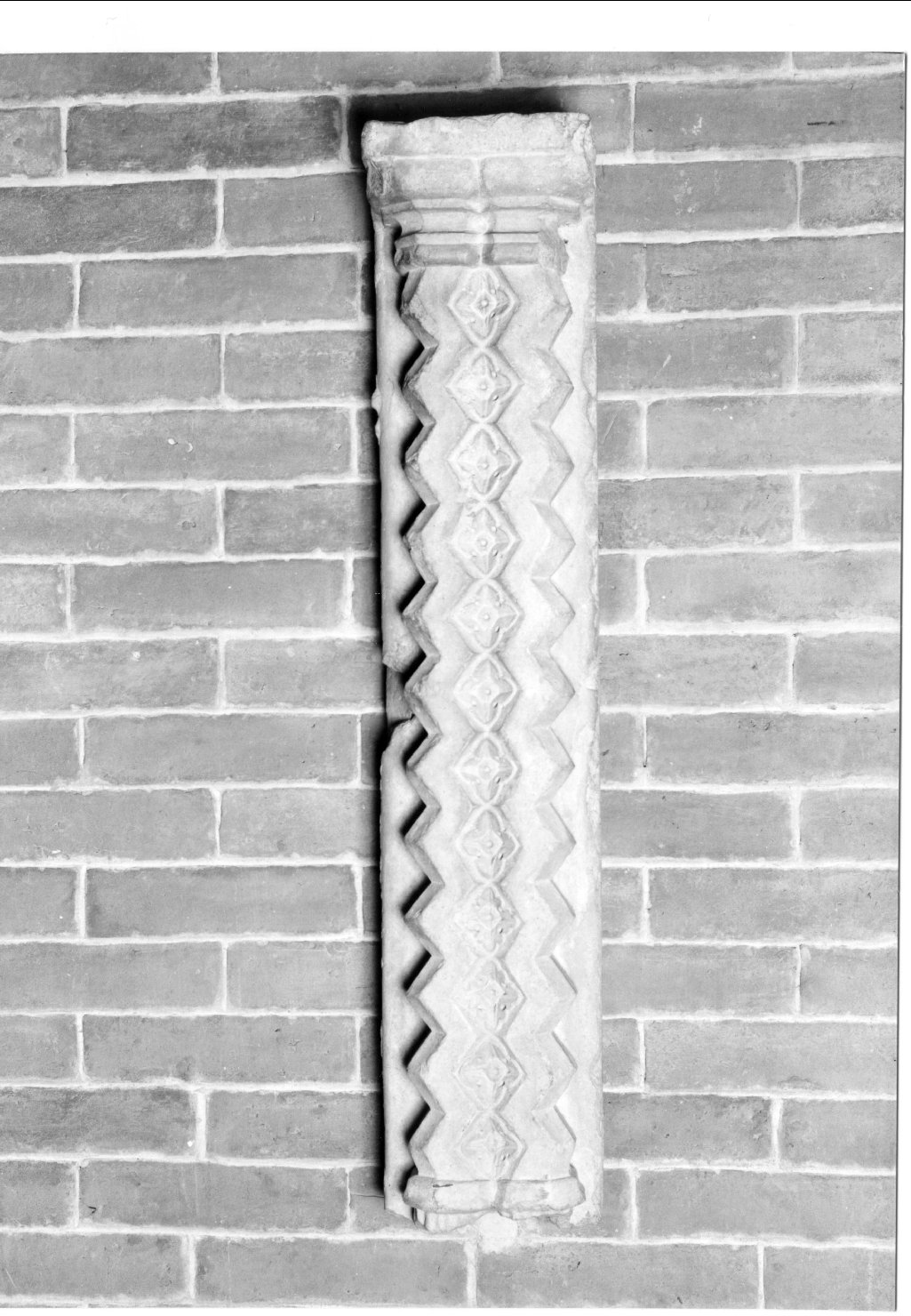 colonnina binata, frammento - ambito padano (sec. XIII)