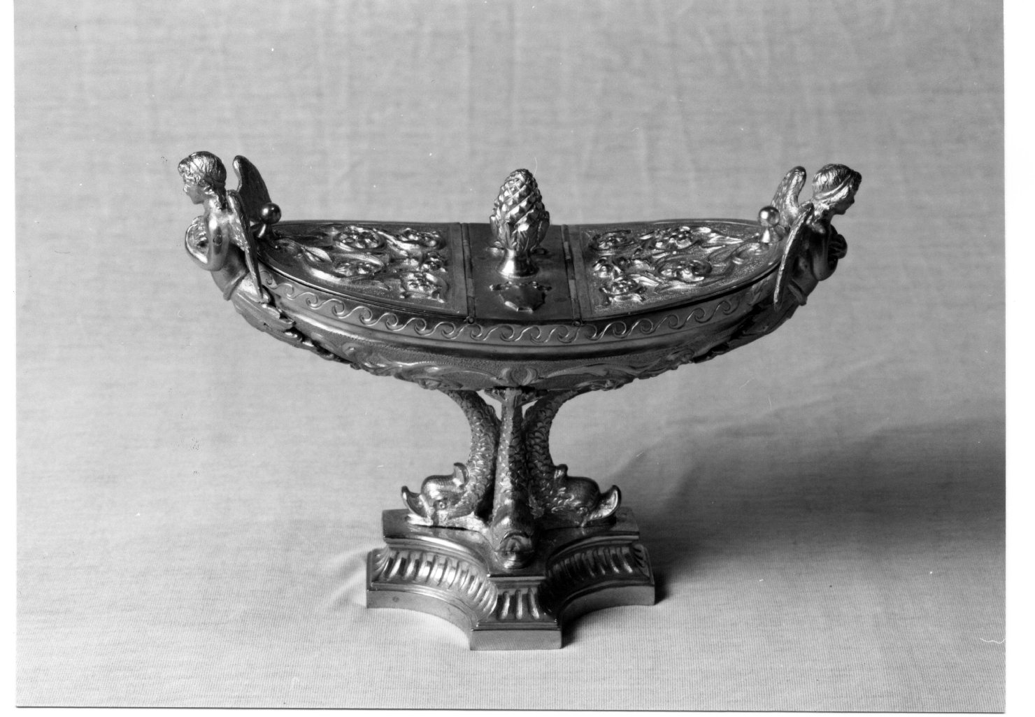 navicella portaincenso, elemento d'insieme - manifattura lombarda (secc. XIX/ XX)