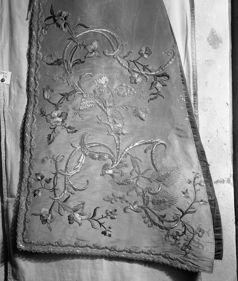 conopeo di tabernacolo - manifattura emiliano-romagnola (sec. XVIII)