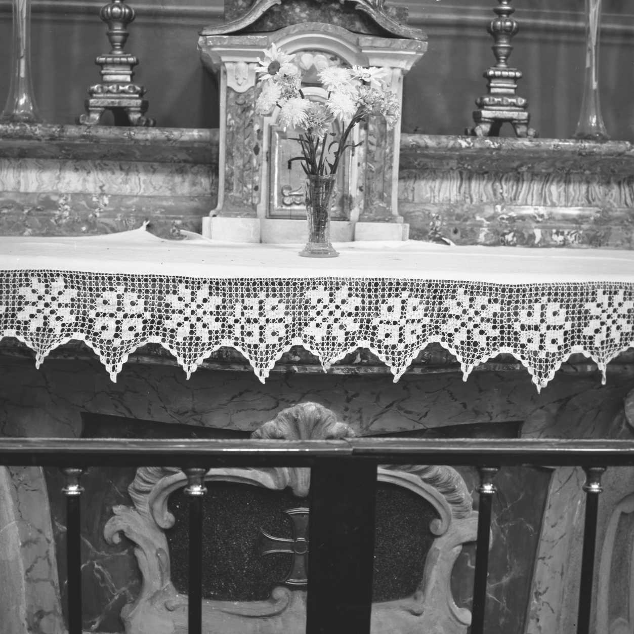 tovaglia d'altare - manifattura emiliano-romagnola (prima metà sec. XX)