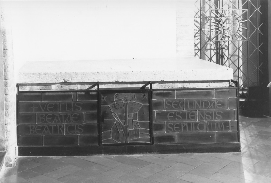 lastra tombale - manifattura ferrarese (sec. XIII)