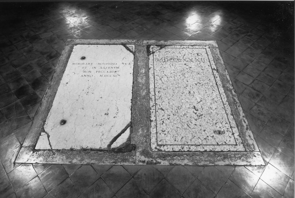 lastra tombale, insieme - manifattura ferrarese (sec. XVIII, sec. XVIII)