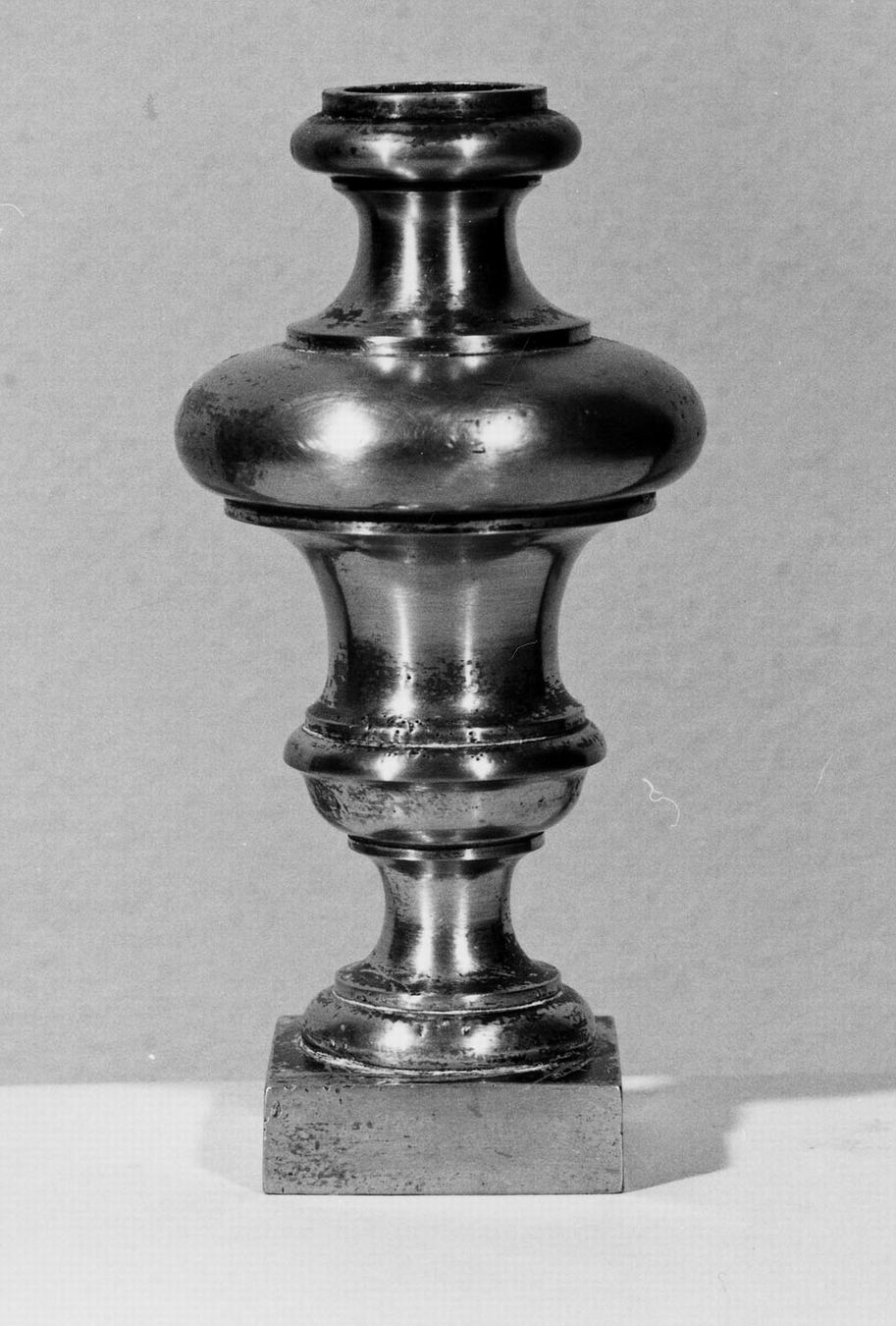 vaso d'altare, serie - manifattura emiliana (prima metà sec. XIX)