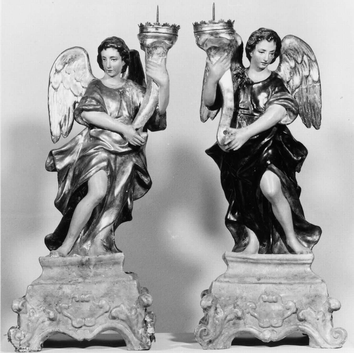 statuetta portacandelabro, insieme - manifattura emiliana (seconda metà sec. XVIII)