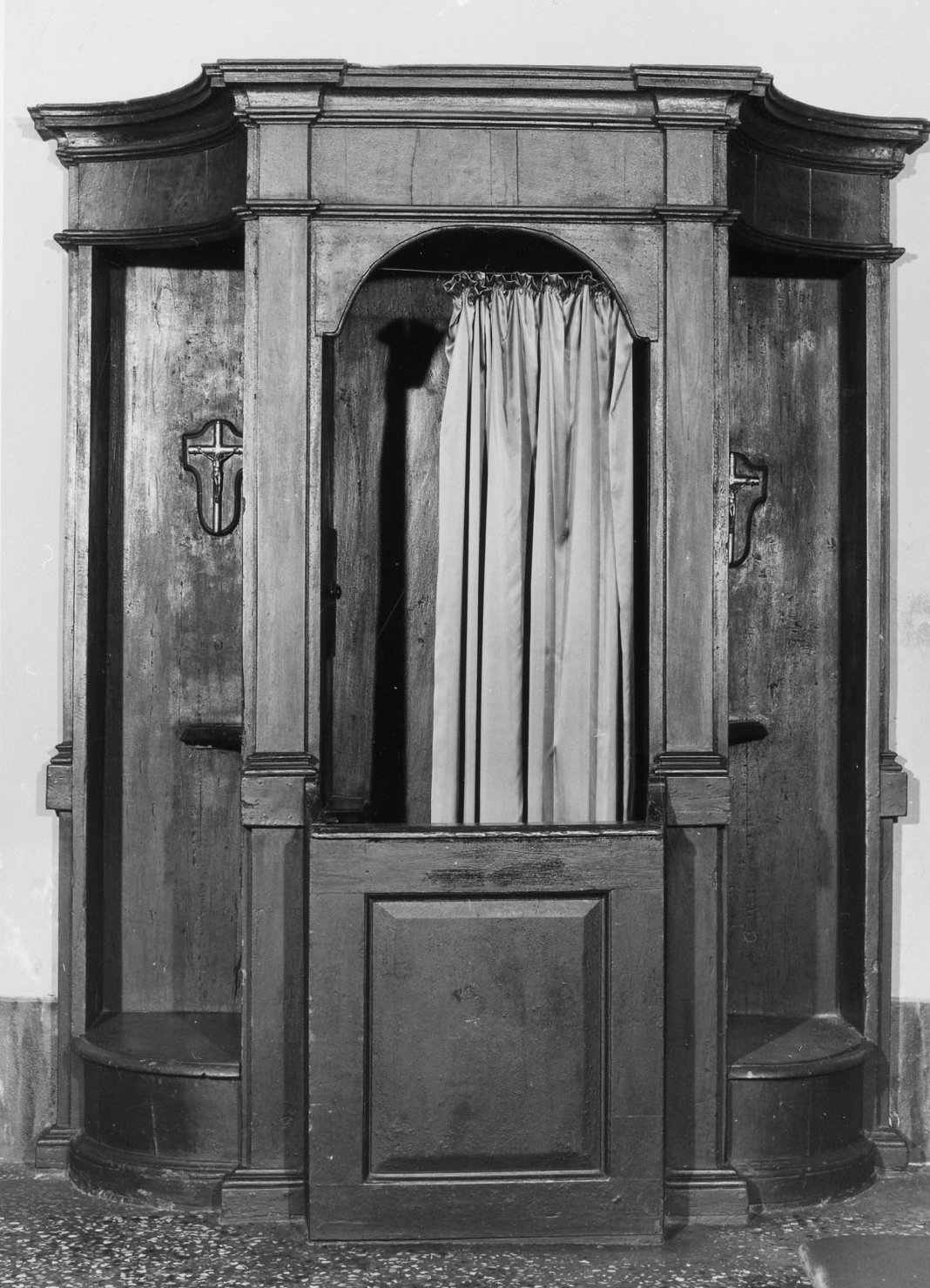 confessionale - manifattura emiliana (sec. XIX)