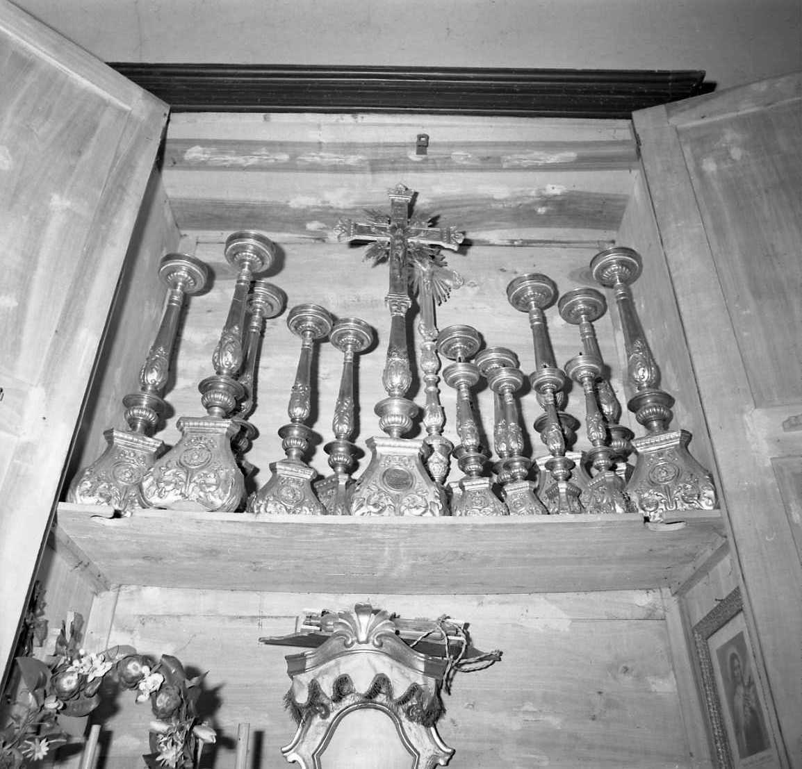 candeliere da chiesa, serie - bottega emiliana (sec. XIX)