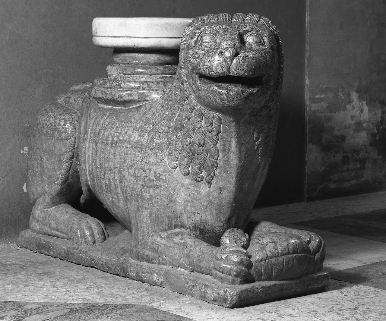 Leone stiloforo (scultura, frammento) - bottega bolognese (prima metà sec. XIII)