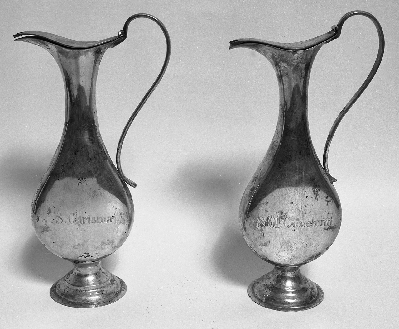 anfora per la riserva degli oli santi, coppia - bottega bolognese (seconda metà sec. XIX)