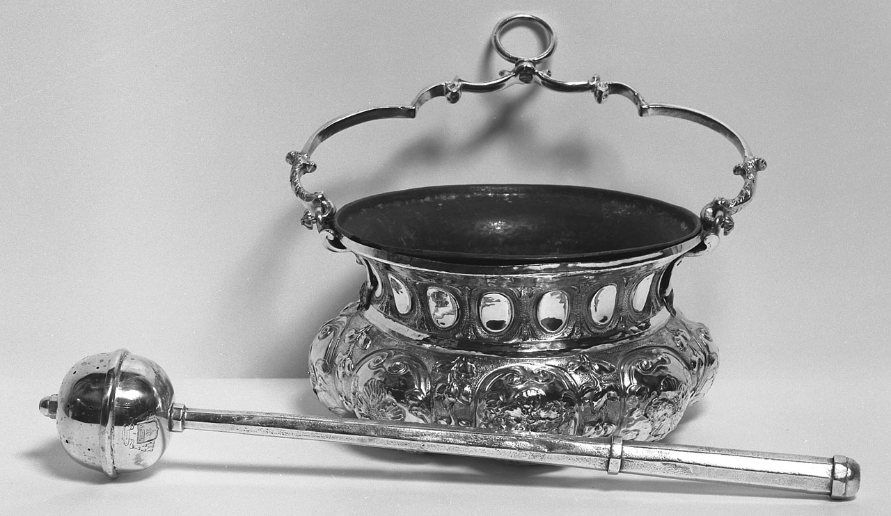 secchiello per l'acqua benedetta di Falconi Carlo (prima metà sec. XVIII)